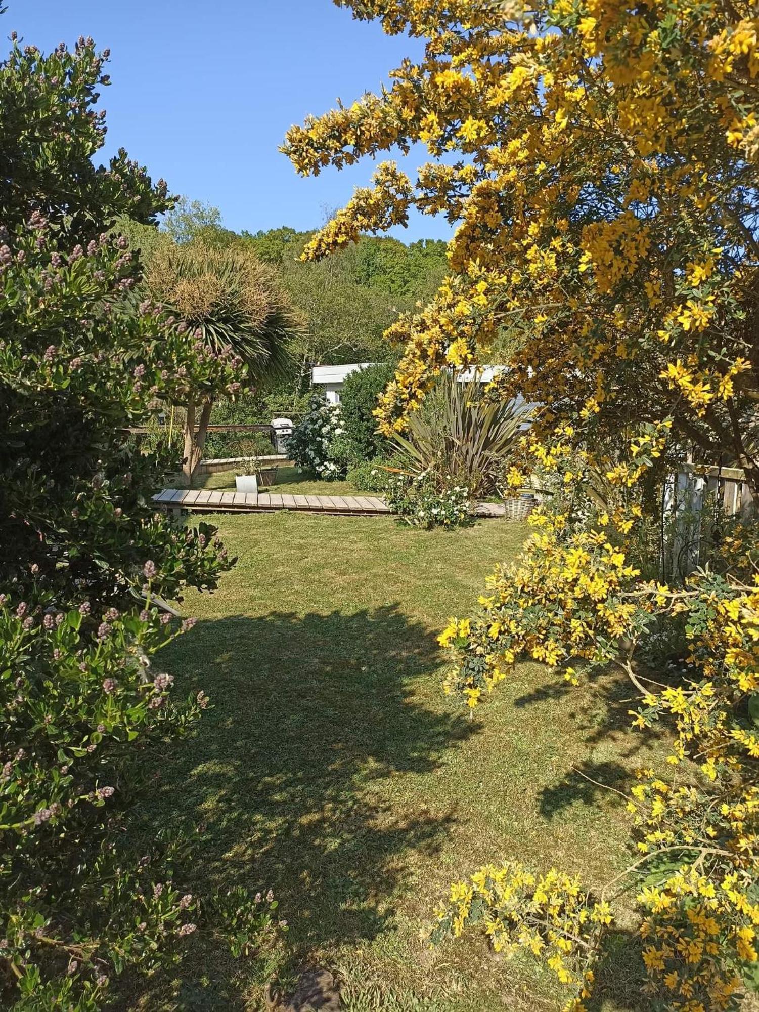 Lodge Avec Vue Sur La Riviere Lannion Luaran gambar